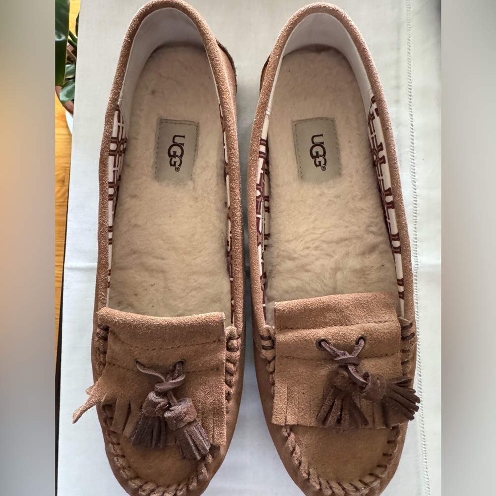 UGG Lizzy Suede Chestnut Wool Lined Woven Tassel Moccasin - Style 1005475 size 9